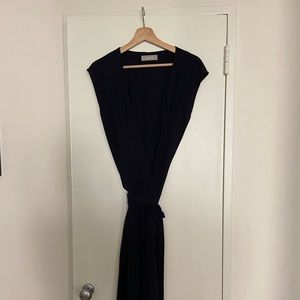 The Japanese GoWeave Wrap Dress in NAVY
